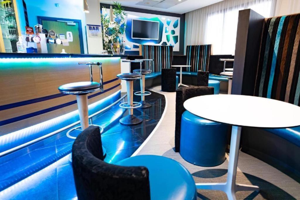 Saint Cloud Citea Access Dayuse Room -- 10 Minutes La Defense 20 Minutes Paris Parc Expo Exterior foto